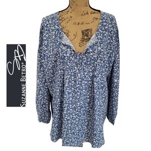 NWOT Suzanne Betro Navy Floral Blouse